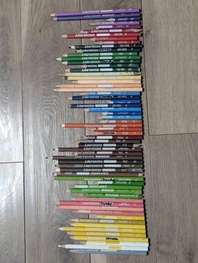 x60 Vintage Laurentien Colored Pencils